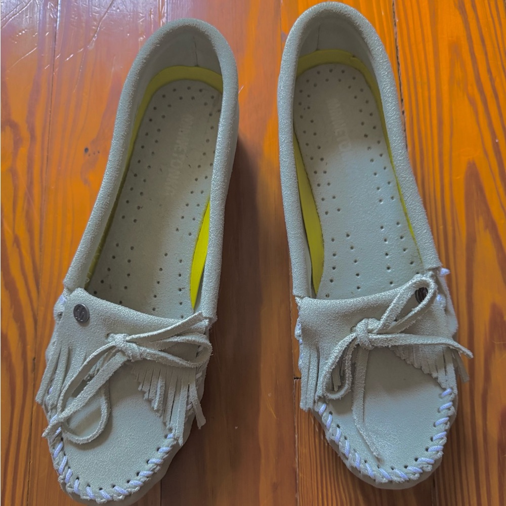 Minnetonka mint green Moccasins Soft Suede size 9